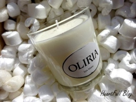Oliria - Une bougie parfumé Lys Blanc (partenariat) (3)